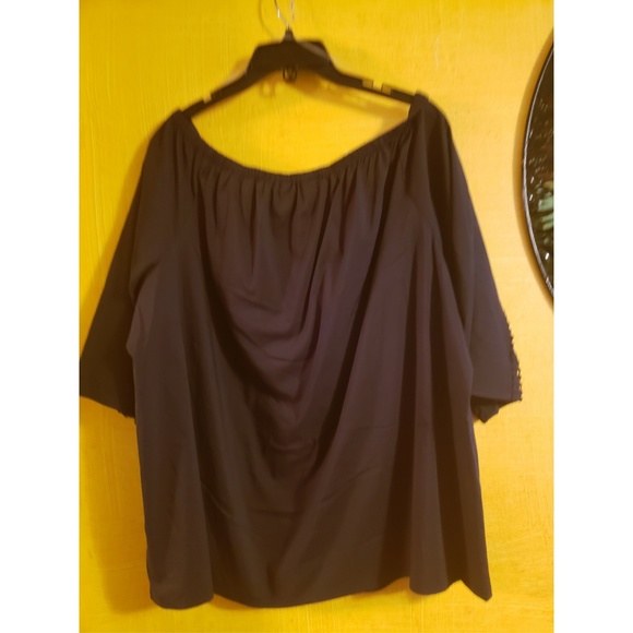 WESTBOUND OFF SHOULDER RUFFLED TOP 🆕 - Picture 5 of 7